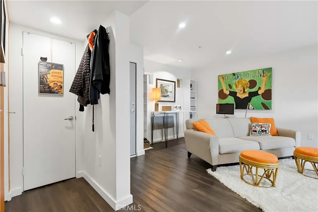 834 E 4th Street 29, Long Beach, California 90802 home-pic-7